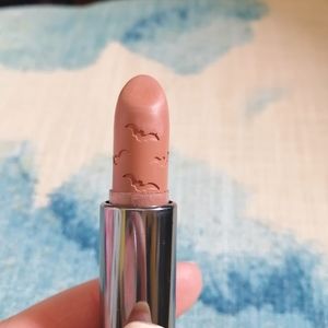 Safiya x colourpop lux lipstick in bikini bottom